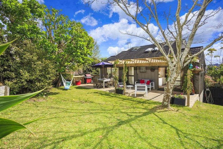 Photo of property in 20 Kallista Place, Browns Bay, Auckland, 0630