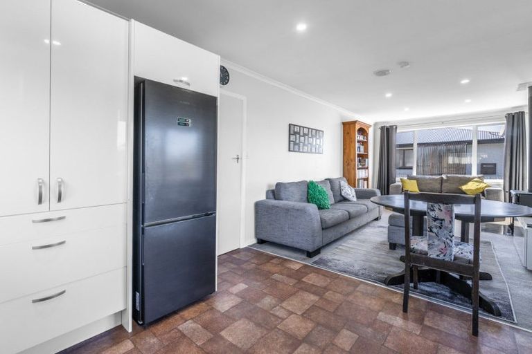 Photo of property in 220 Mcquarrie Street, Kingswell, Invercargill, 9812