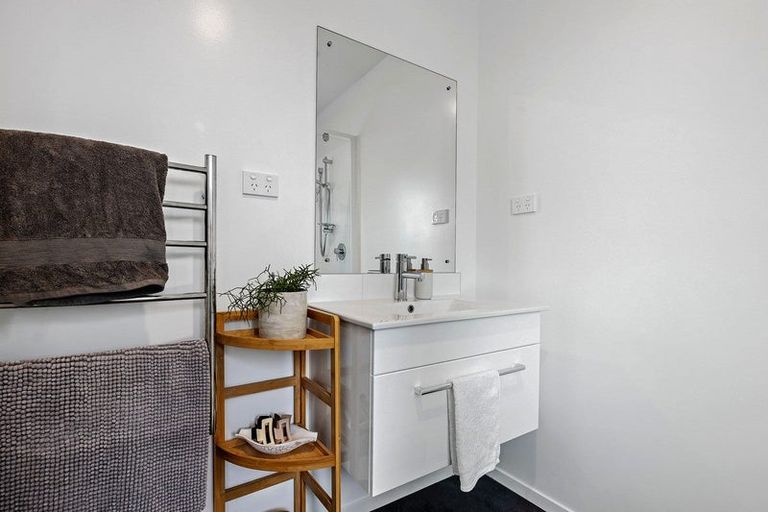 Photo of property in 8 Olearia Lane, Halswell, Christchurch, 8025