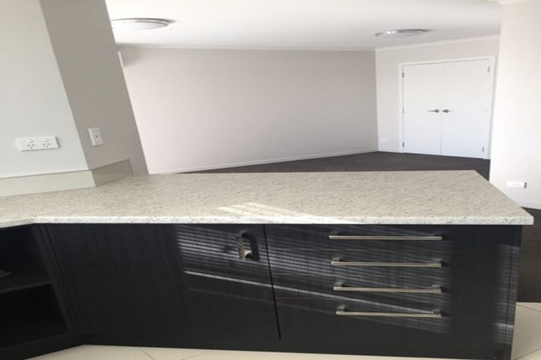 Photo of property in 10d Campbell Street, Hawera, 4610