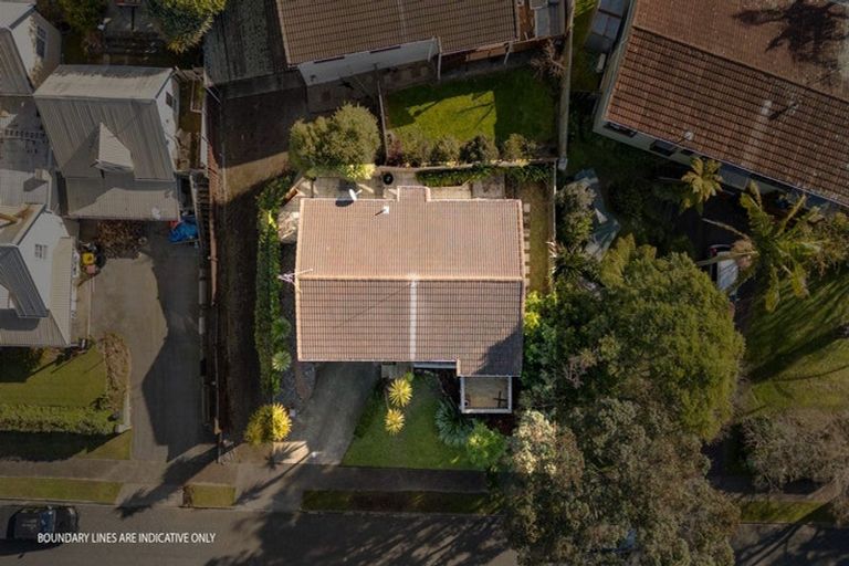 Photo of property in 1/32 Ranginui Road, Welcome Bay, Tauranga, 3112