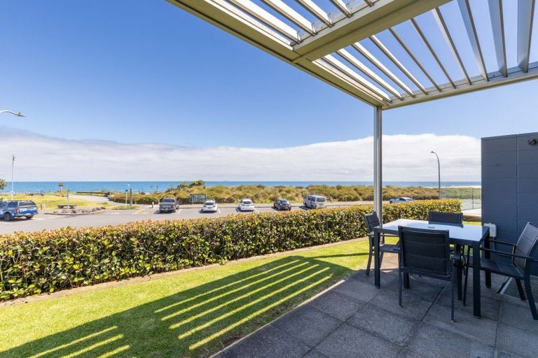 Photo of property in Weekeston Apartments, 2a Nobs Line, Strandon, New Plymouth, 4312