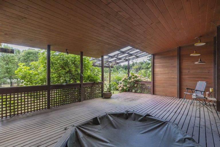 Photo of property in 40 Beach Road, Pahurehure, Papakura, 2113