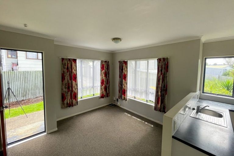 Photo of property in 33 Luanda Drive, Ranui, Auckland, 0612