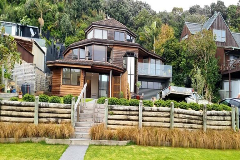 Photo of property in 23 Rogers Avenue, Eastern Beach, Auckland, 2012