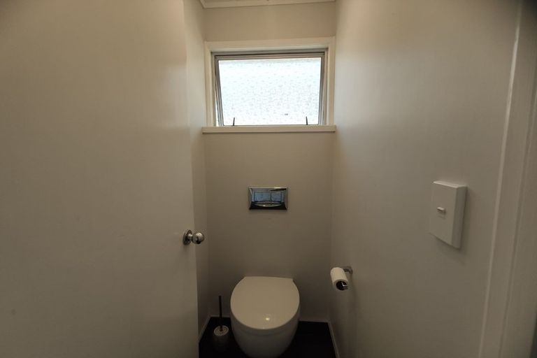Photo of property in 103 Lynn Road, Bayview, Auckland, 0629