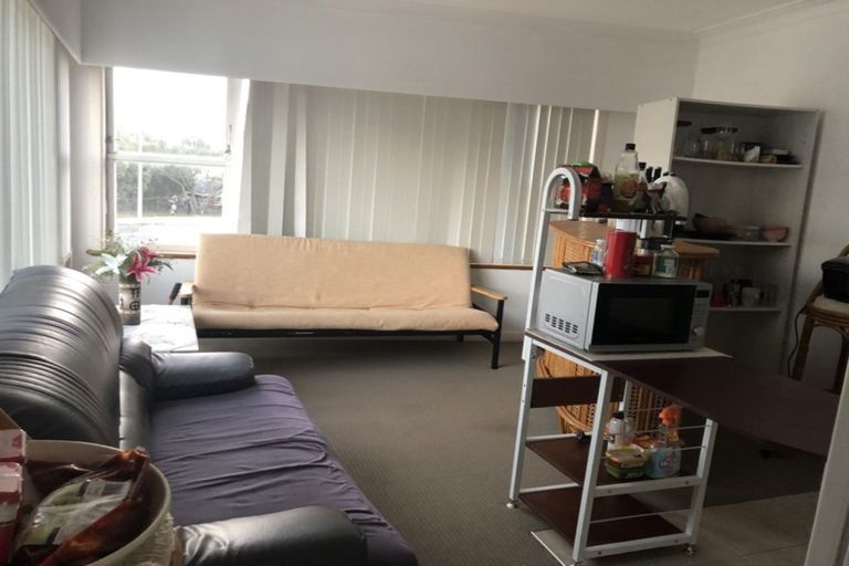 Photo of property in 67 Forrest Hill Road, Milford, Auckland, 0620