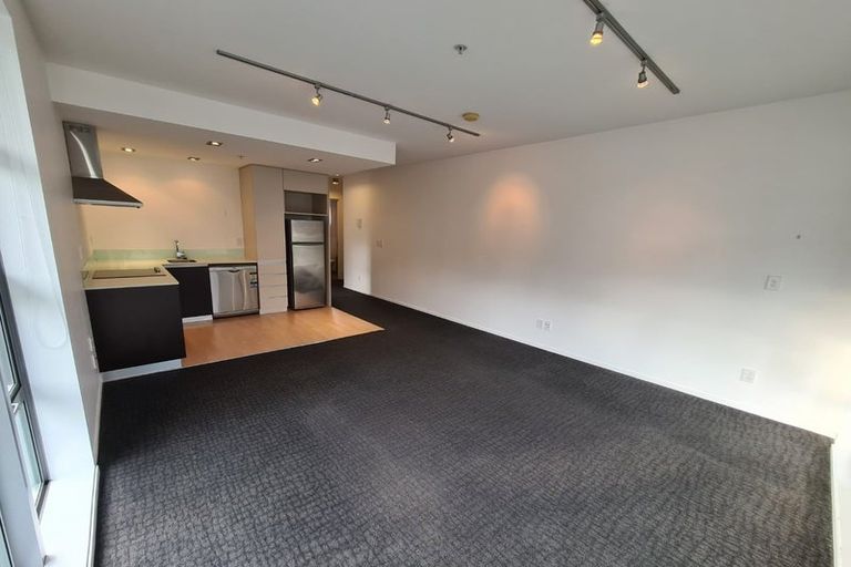 Photo of property in Revolucion Apartments, 401n/28 Torrens Terrace, Mount Cook, Wellington, 6011