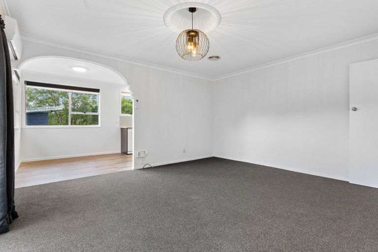 Photo of property in 1 Pitcher Place, Glen Eden, Auckland, 0602