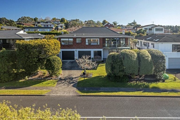 Photo of property in 137 Stapleford Crescent, Browns Bay, Auckland, 0630