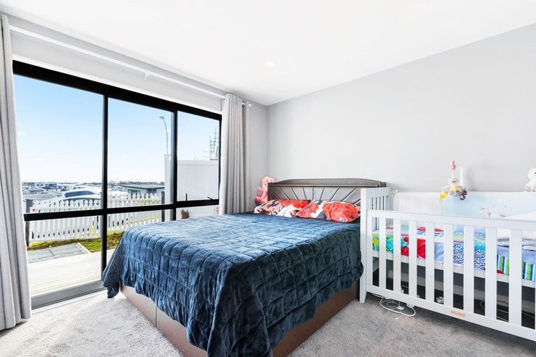 Photo of property in 6 Keiha Crescent, Massey, Auckland, 0614