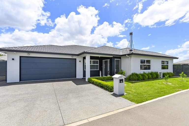 Photo of property in 4 Young Place, Taradale, Napier, 4112