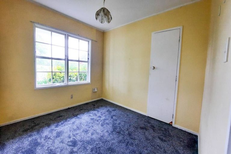 Photo of property in 15 Whiteacres Drive, Sunnyhills, Auckland, 2010