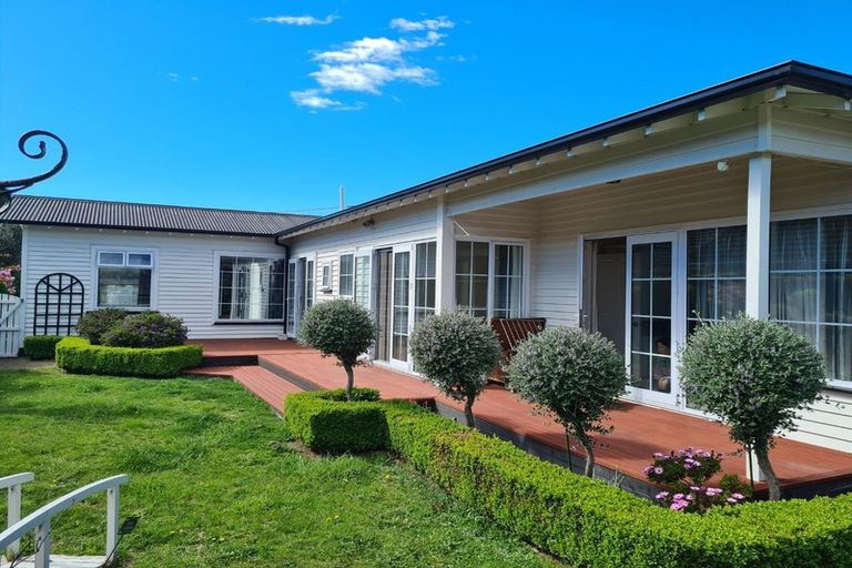 Photo of property in 11 Avonhead Road, Avonhead, Christchurch, 8042