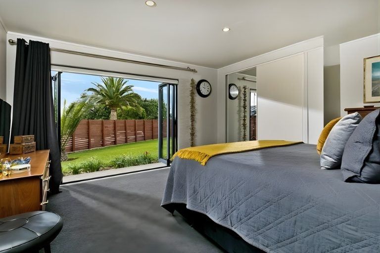 Photo of property in 53a Greenhithe Road, Greenhithe, Auckland, 0632