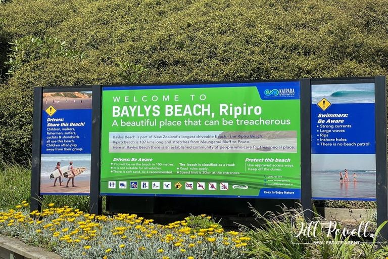 Photo of property in 7 Snapper Street, Baylys Beach, 0377