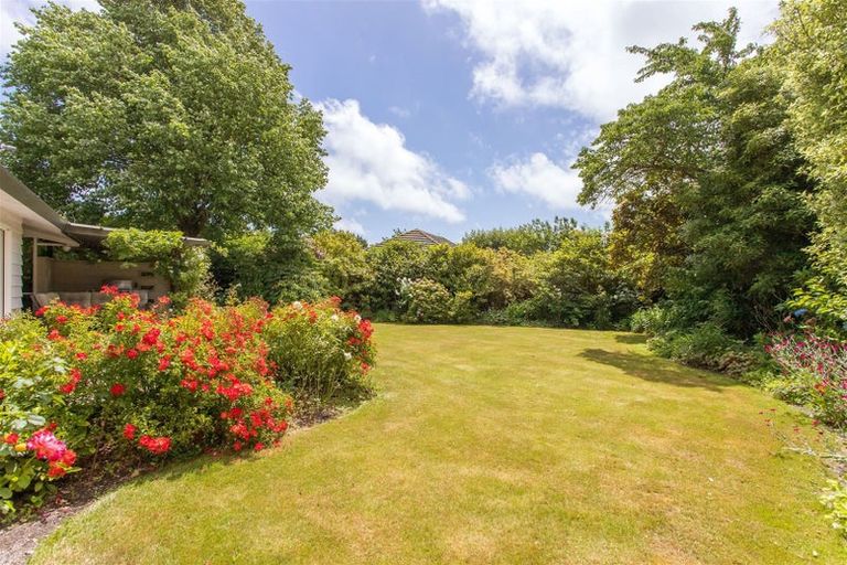 Photo of property in 102 Paparoa Street, Papanui, Christchurch, 8053