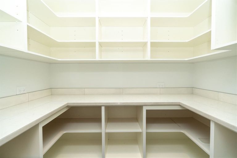 Photo of property in 10 Meadowpark Way, Matangi, Hamilton, 3283