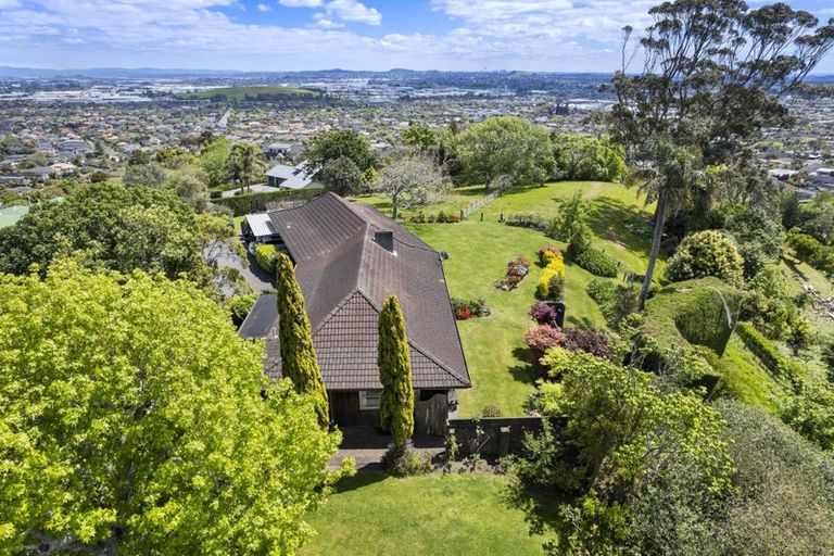 Photo of property in 130 Point View Drive, East Tamaki Heights, Auckland, 2016
