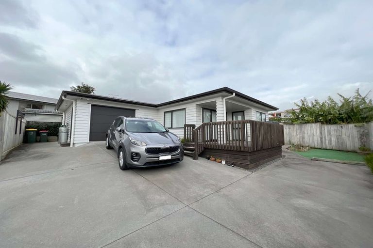 Photo of property in 3 Downsview Road, Pakuranga Heights, Auckland, 2010