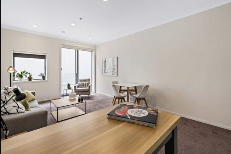 Photo of property in 239a Beach Haven Road, Birkdale, Auckland, 0626