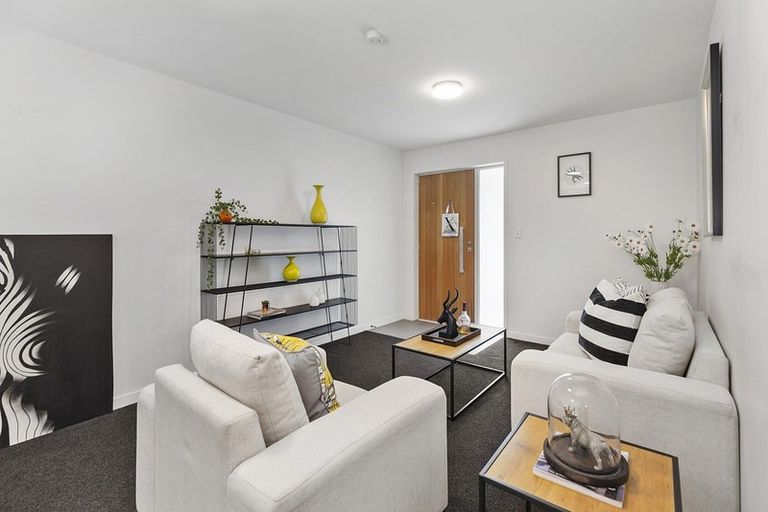 Photo of property in 8/74 Derwent Street, Island Bay, Wellington, 6023