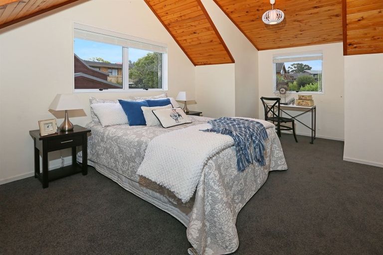 Photo of property in 1/37 Rhinevale Close, Henderson, Auckland, 0612