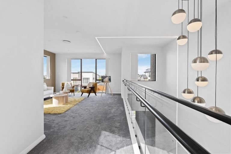 Photo of property in 8 Kumukumu Road, Long Bay, Auckland, 0630