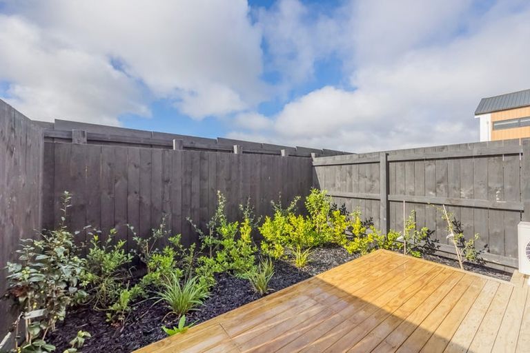 Photo of property in 4/32b Westgate Drive, Massey, Auckland, 0614