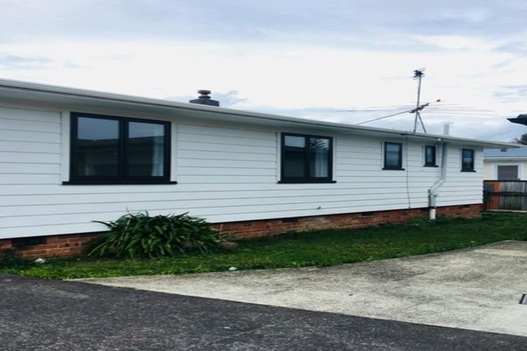 Photo of property in 206 Russell Road, Manurewa, Auckland, 2102
