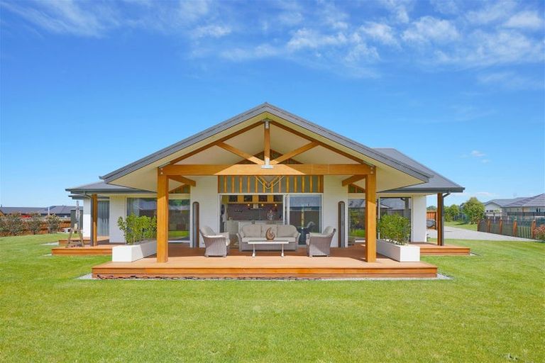 Photo of property in 1/1 Loe Place, Amberley, 7410