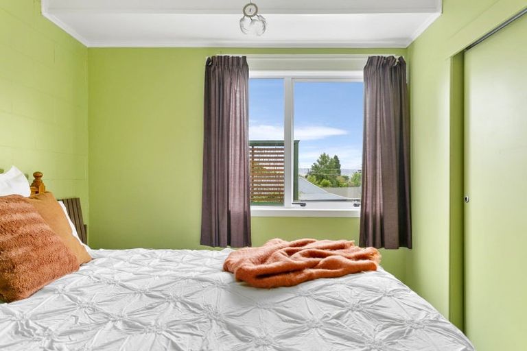 Photo of property in 2/24 Charles Crescent, Rainbow Point, Taupo, 3330