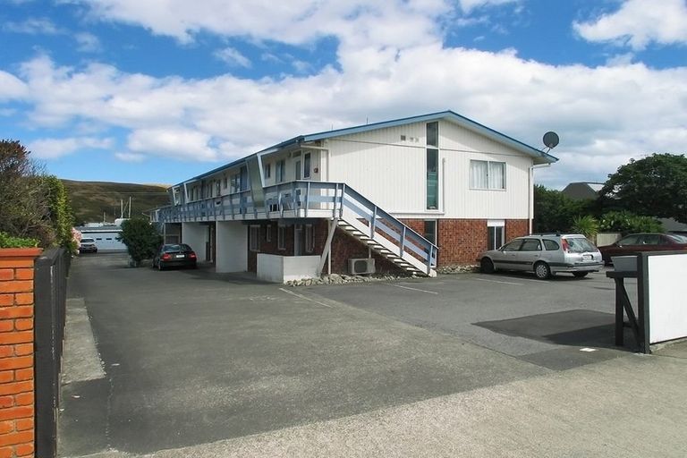 Photo of property in 5/35 Mana Esplanade, Paremata, Porirua, 5026