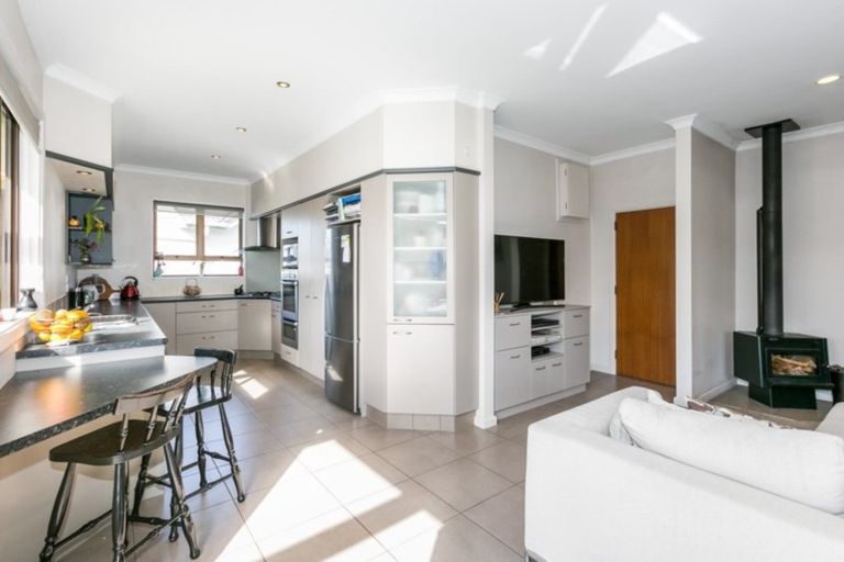 Photo of property in 6 Hinton Road, Taradale, Napier, 4112