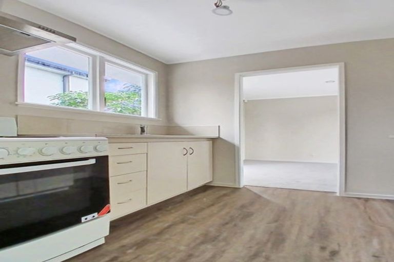 Photo of property in 1/11 Talavera Place, Te Atatu South, Auckland, 0602