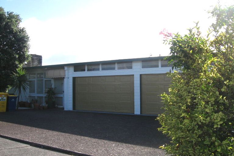 Photo of property in 181 Glenfield Road, Hillcrest, Auckland, 0627