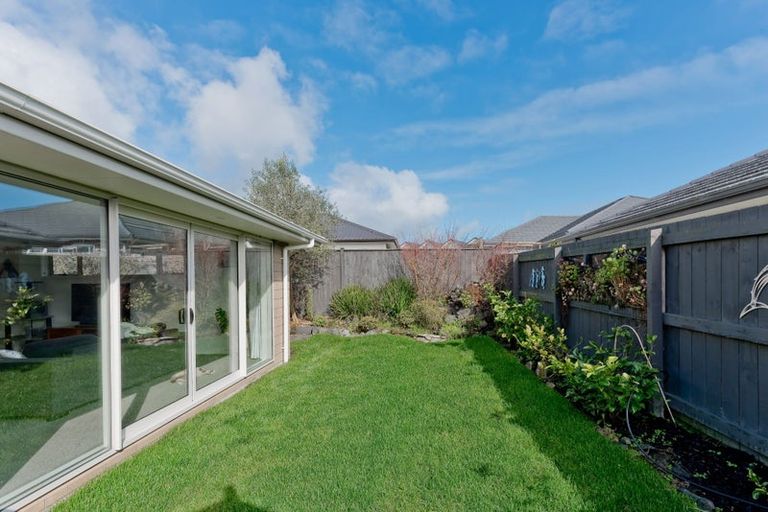 Photo of property in 13 Papa Orchard Drive, Kumeu, 0810