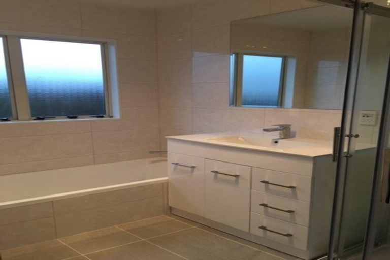 Photo of property in 2/9 Midvale Place, Burswood, Auckland, 2013