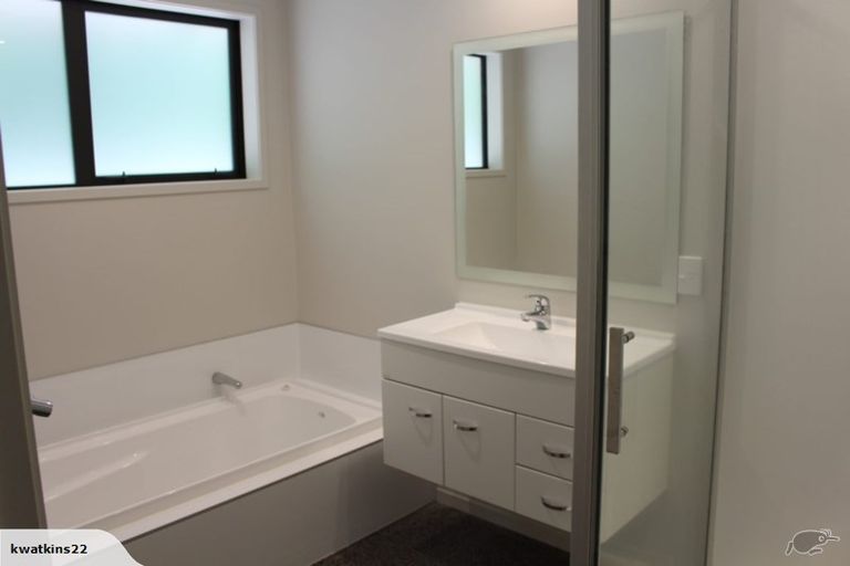 Photo of property in 83b Mangorei Road, Strandon, New Plymouth, 4312