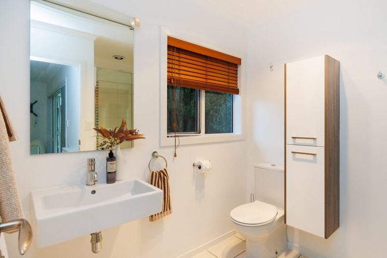 Photo of property in 35 Oram Drive, Turitea, Palmerston North, 4472