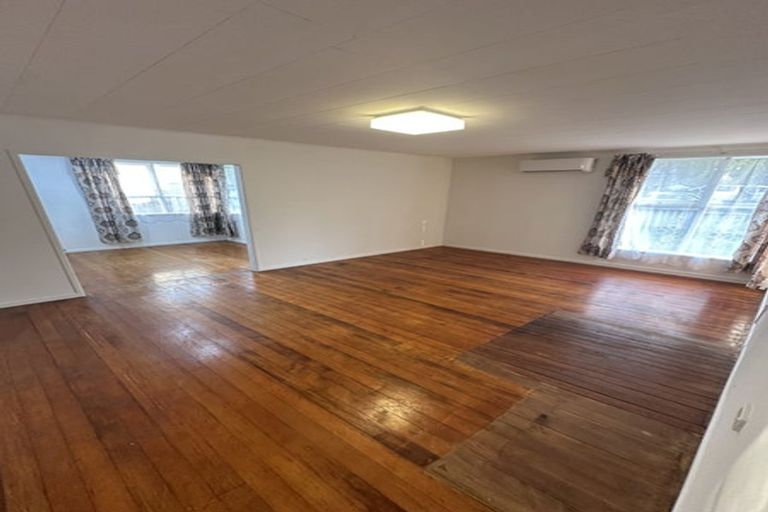 Photo of property in 12 Ennis Avenue, Pakuranga Heights, Auckland, 2010