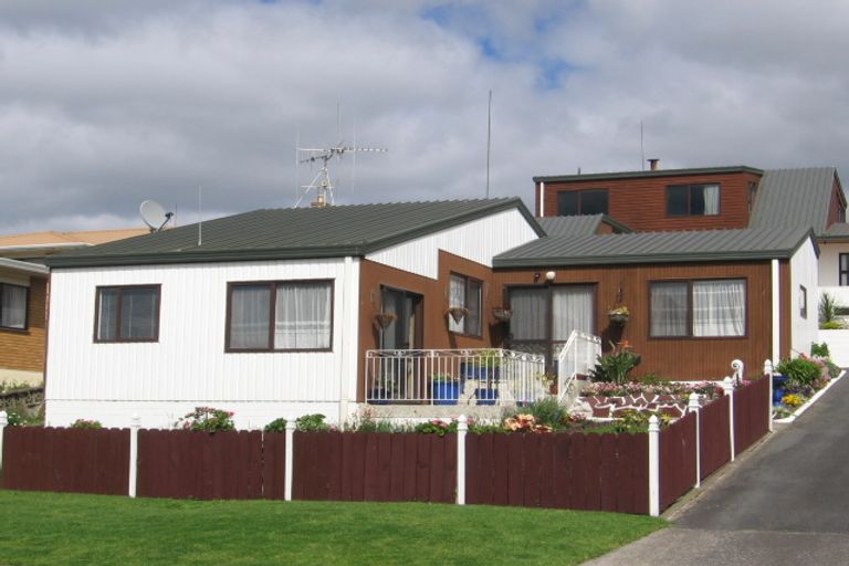 Photo of property in 112a Oceanview Road, Mount Maunganui, 3116