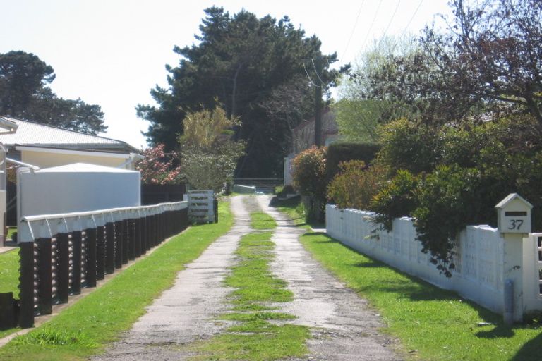 Photo of property in 37 Norbiton Road, Foxton, 4814