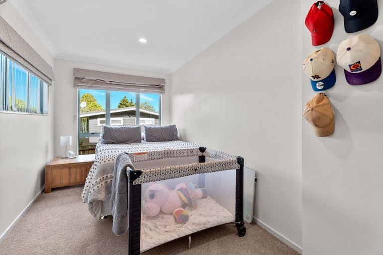 Photo of property in 24a Alexander Street, Cockle Bay, Auckland, 2014