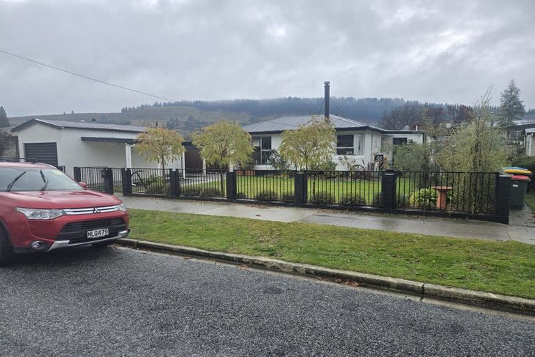 Photo of property in 26 Blyth Street, Clyde, 9330