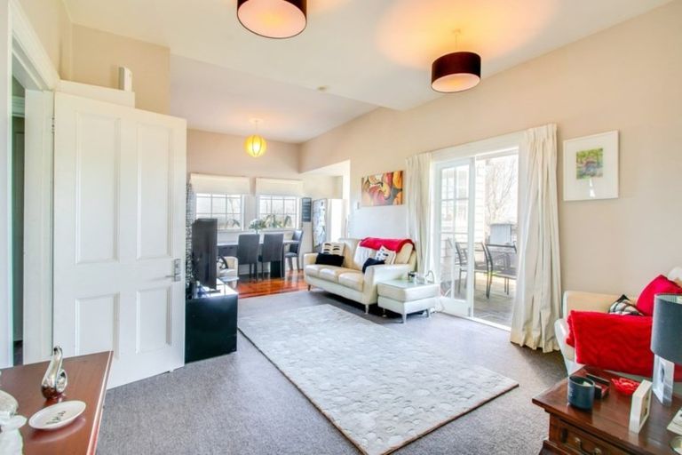 Photo of property in 2 Kipling Avenue, Hospital Hill, Napier, 4110