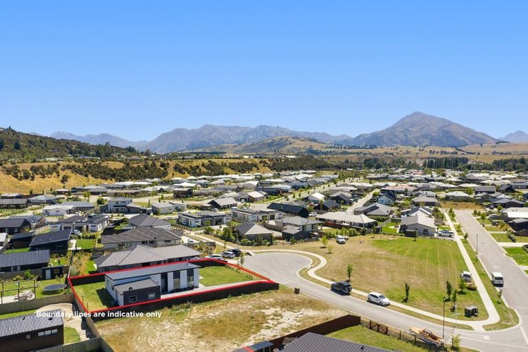 Photo of property in 5 Pepperwood Green, Albert Town, Wanaka, 9305