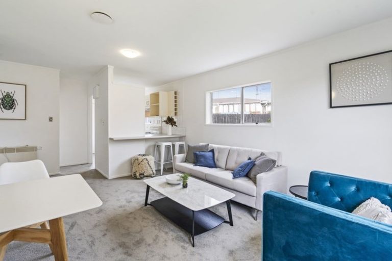 Photo of property in 2/27 Harwood Road, Mount Wellington, Auckland, 1060