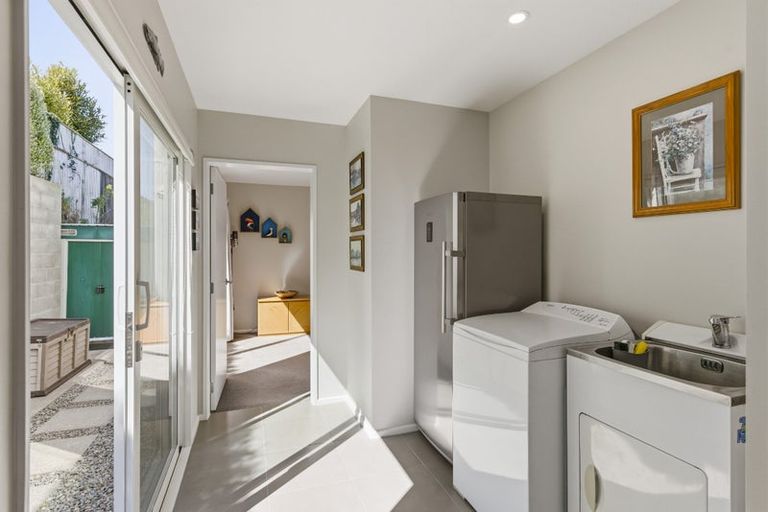 Photo of property in 91 Seaview Road, Paraparaumu Beach, Paraparaumu, 5032