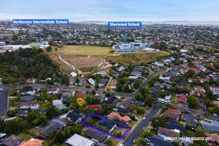 Photo of property in 7 Valdese Rise, Browns Bay, Auckland, 0630